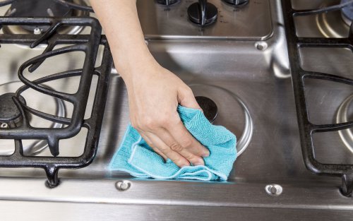 cleaning stainless steel cooker