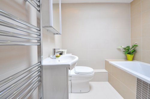 clean bathroom after professional cleaning